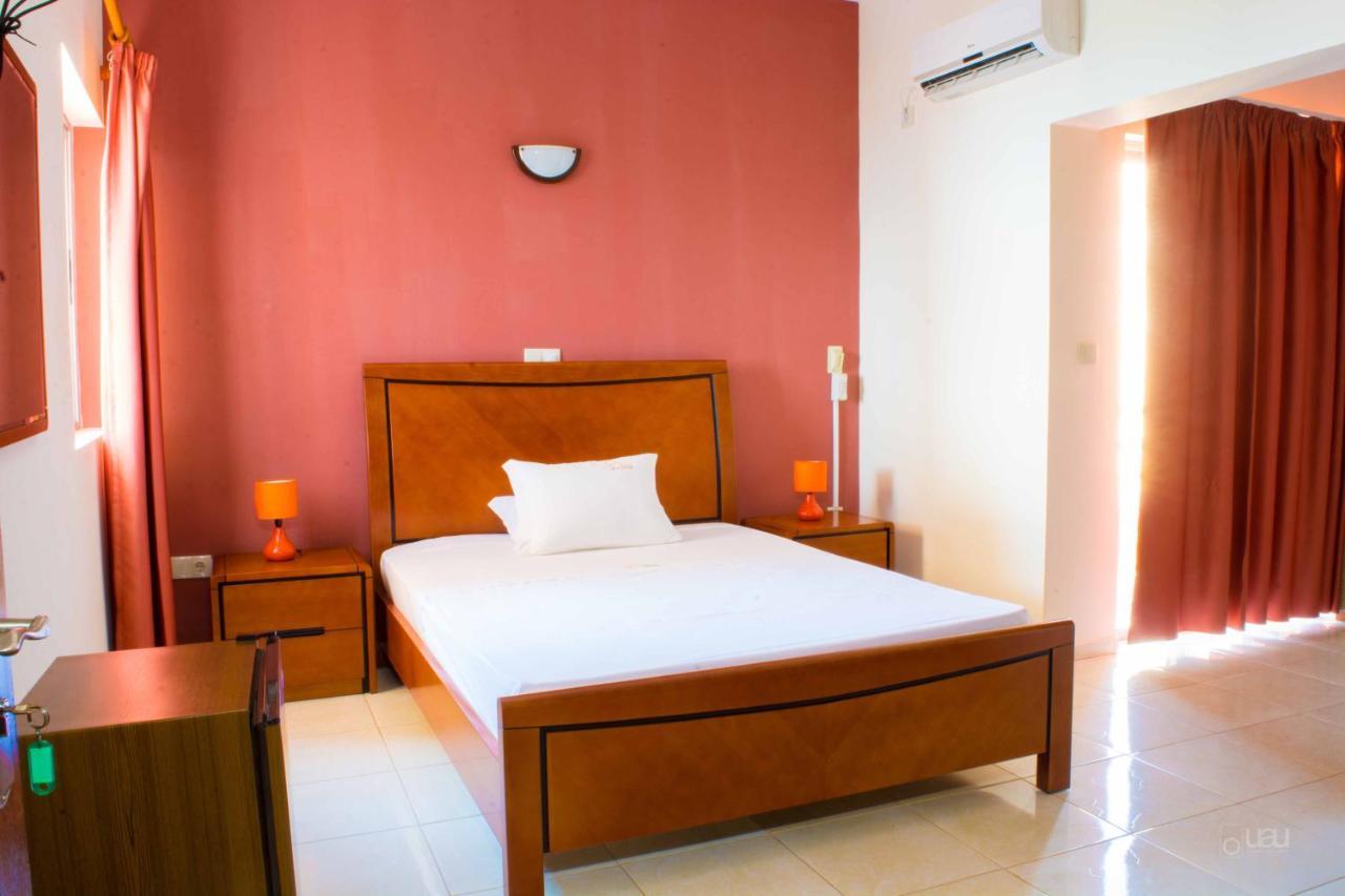 Restaurante Residencial Nova Cidade Porto Novo  Exterior photo